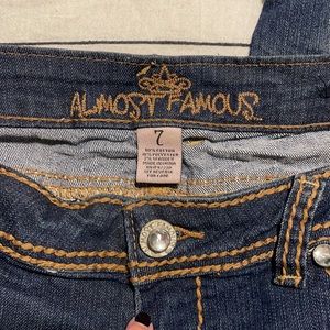 Almost Famous Size 7 Capri